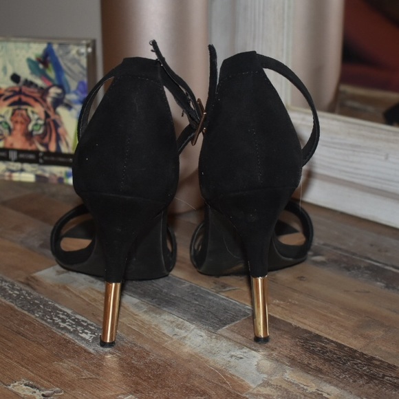 Heels - Picture 3 of 5